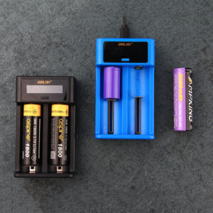 golisi i2 smart usb charger with lcd screen (2 bay)