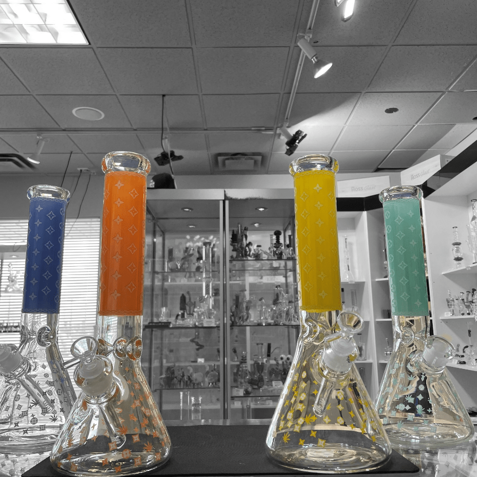 lv pattern 7mm beaker bong glow in the dark 14.5" lv pattern 7mm beaker bong glow in the dark 14.5"